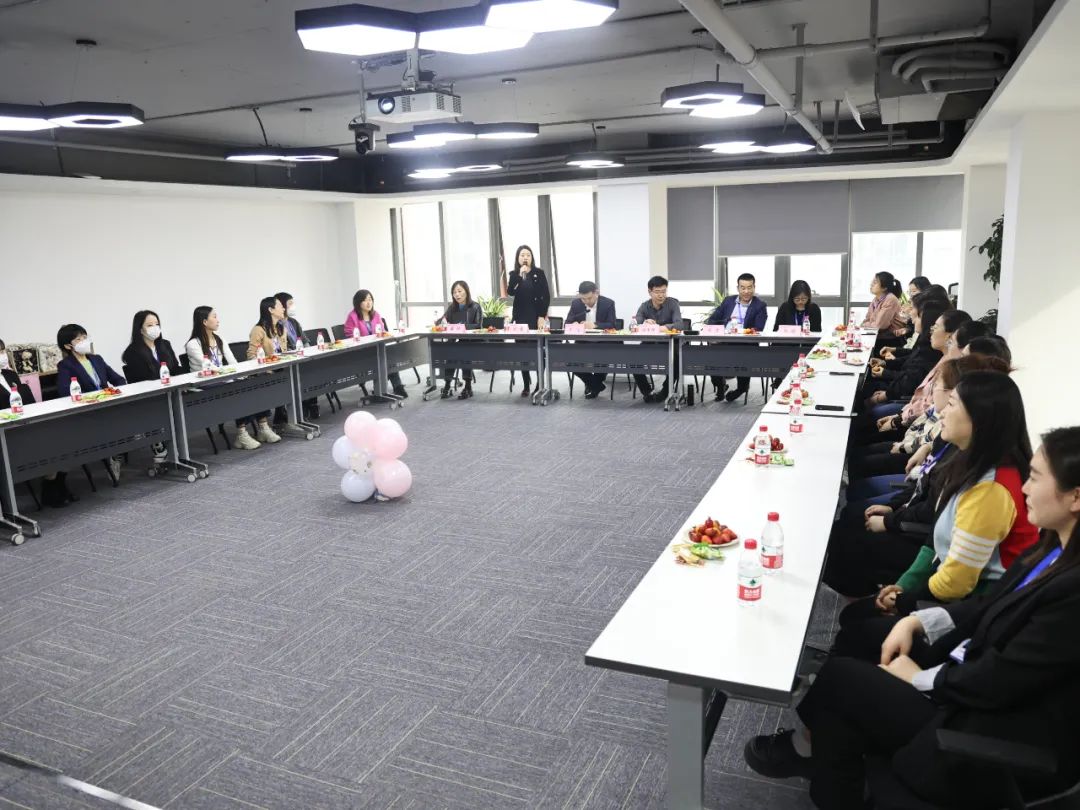 中化学朗正举办“筑梦新时代 巾帼展芳华”“三八”妇女节系列活动